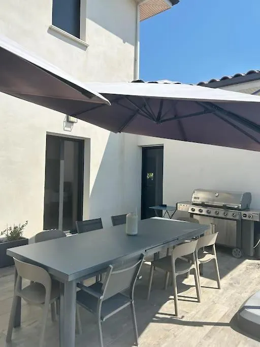 La Maison De Famille Arles Villa